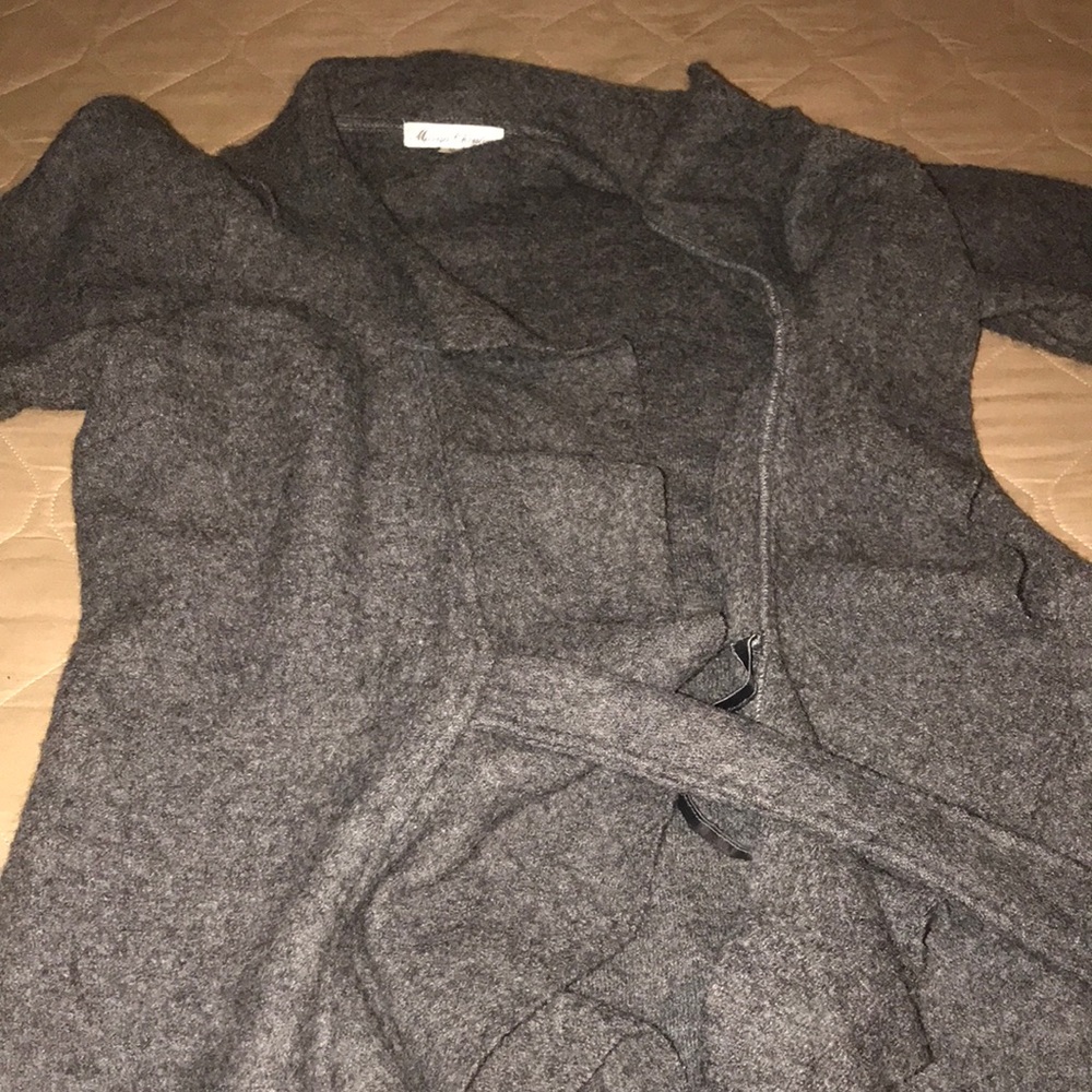 Wool sweater grey